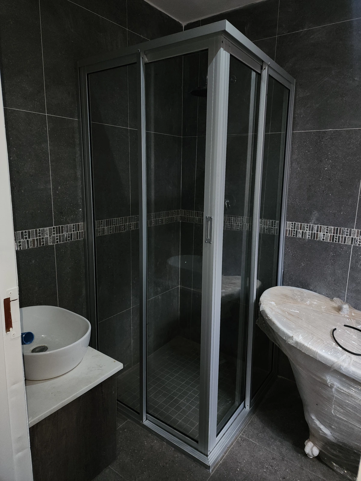double doors shower cubicle
